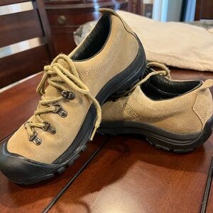 Keen Tan Lace Up Boots